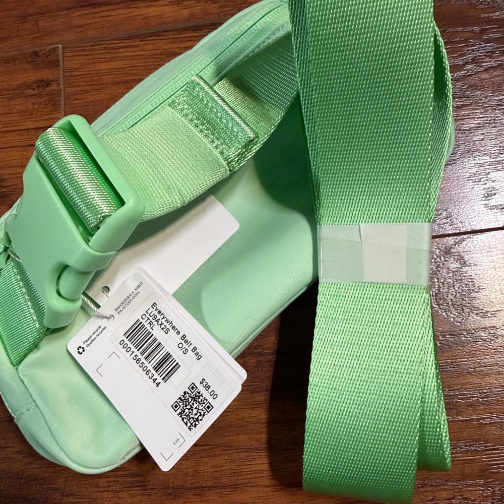 Lululemon Athletica Citra Lime Crossbody Bag - Picture 3 of 10